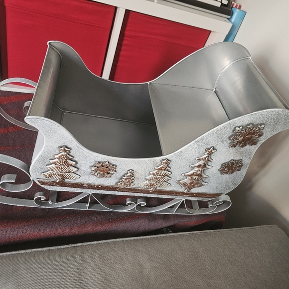SOLD-Metal Christmas Sleigh - Picture 2 of 2